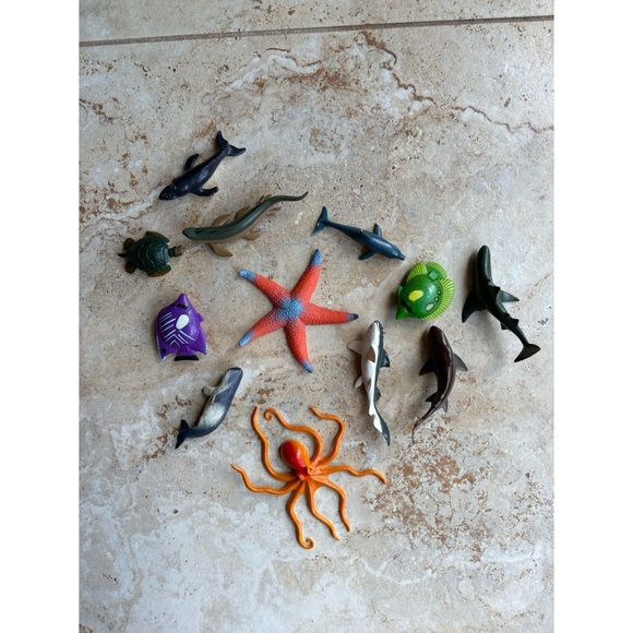 Set of Sea Figurines - Picture 1 of 3